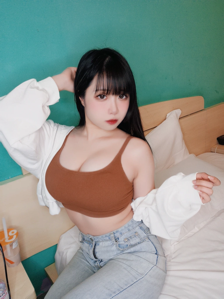 贞子蜜桃《运动内搭》主题写真：10张全套美图，含1个视频