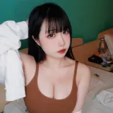 贞子蜜桃《运动内搭》主题写真：10张全套美图，含1个视频