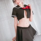 瓜希酱《黑贞德 校服》主题写真：13张全套美图
