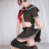 瓜希酱《黑贞德 校服》主题写真：13张全套美图