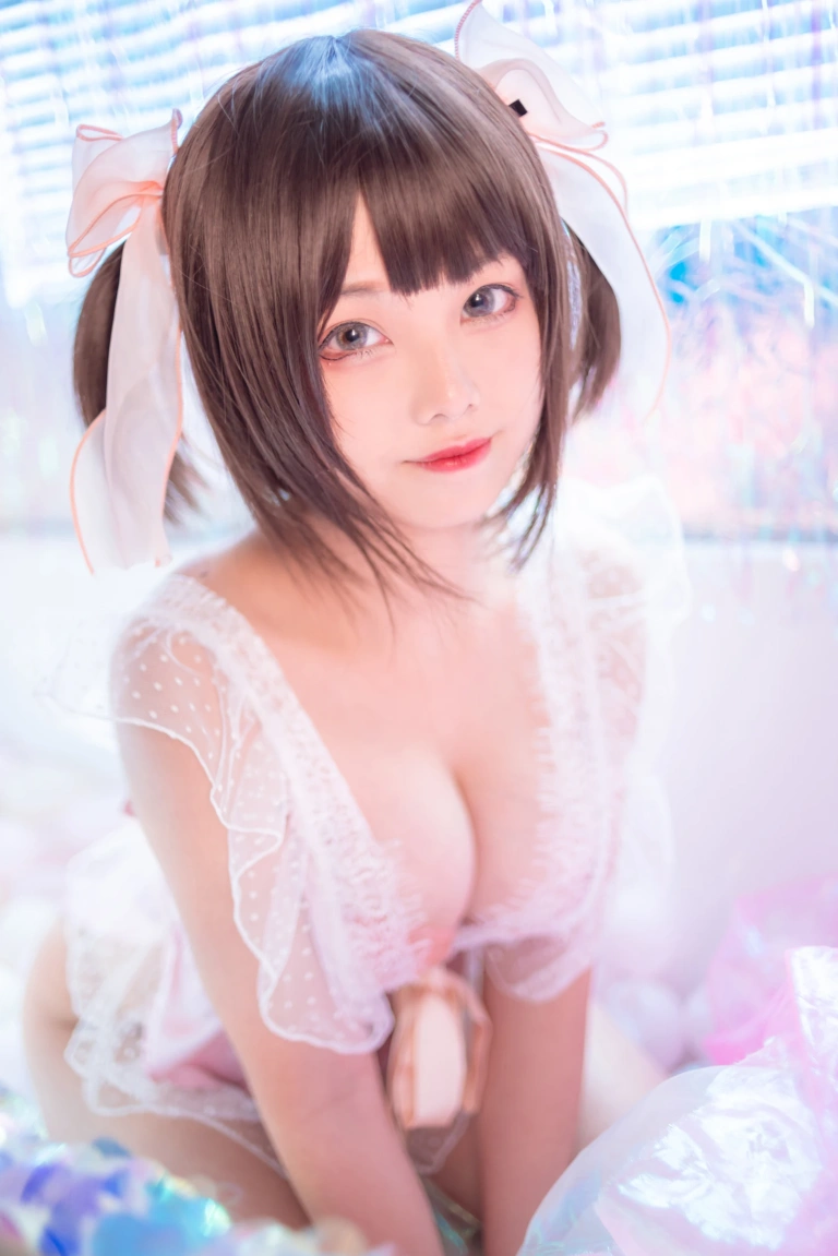 蜜汁猫裘《粉色私房》主题写真：14张全套美图