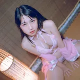 不呆猫《粉红》主题写真：14张全套美图