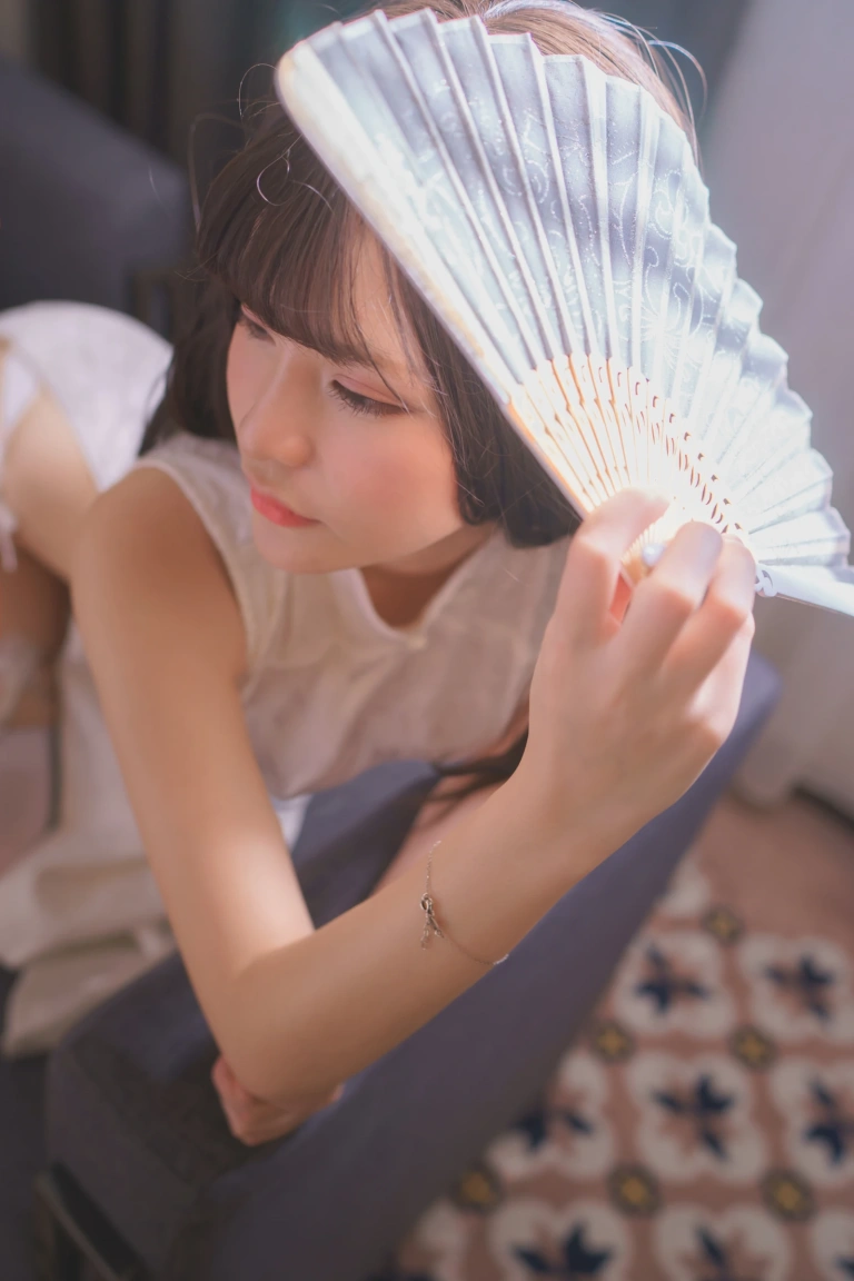 前羽《中華旗袍 チャイナドレス》主题写真：17张全套美图