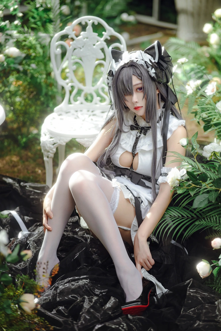宮本桜《奥古斯特 女仆装》主题写真：20张全套美图
