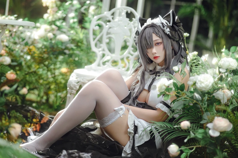 宮本桜《奥古斯特 女仆装》主题写真：20张全套美图