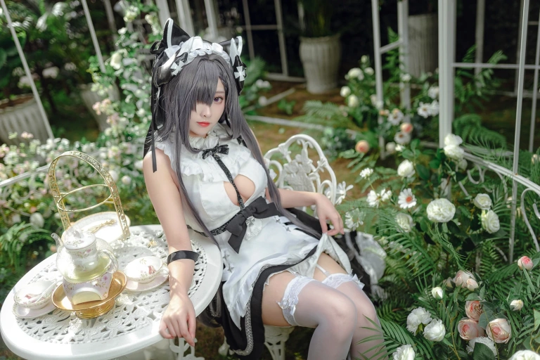 宮本桜《奥古斯特 女仆装》主题写真：20张全套美图