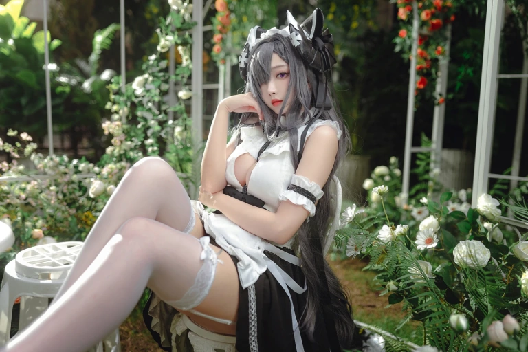 宮本桜《奥古斯特 女仆装》主题写真：20张全套美图