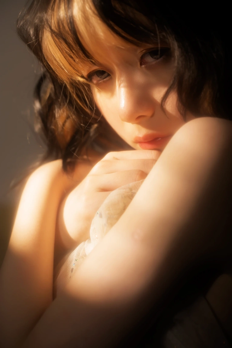 清青琴玖《夏夜晚风》主题写真：21张全套美图