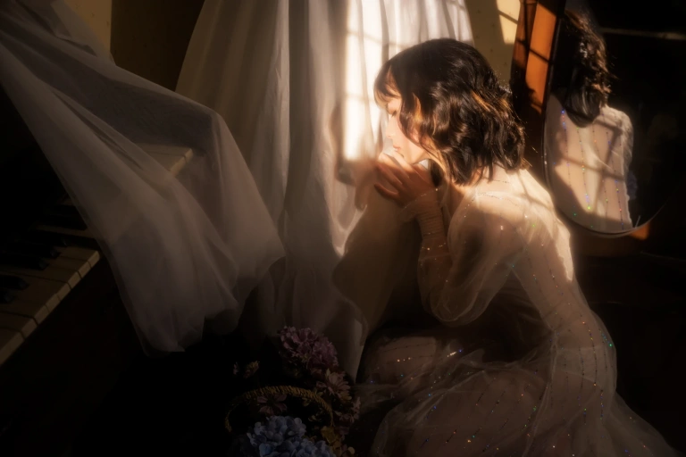 清青琴玖《夏夜晚风》主题写真：21张全套美图