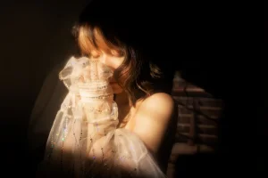 清青琴玖《夏夜晚风》主题写真：21张全套美图