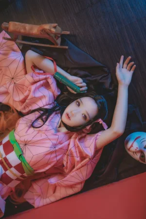 桜桃喵《鬼灭之刃 灶门祢豆子》主题写真：21张全套美图