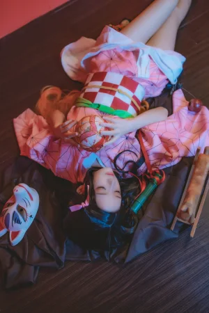 桜桃喵《鬼灭之刃 灶门祢豆子》主题写真：21张全套美图
