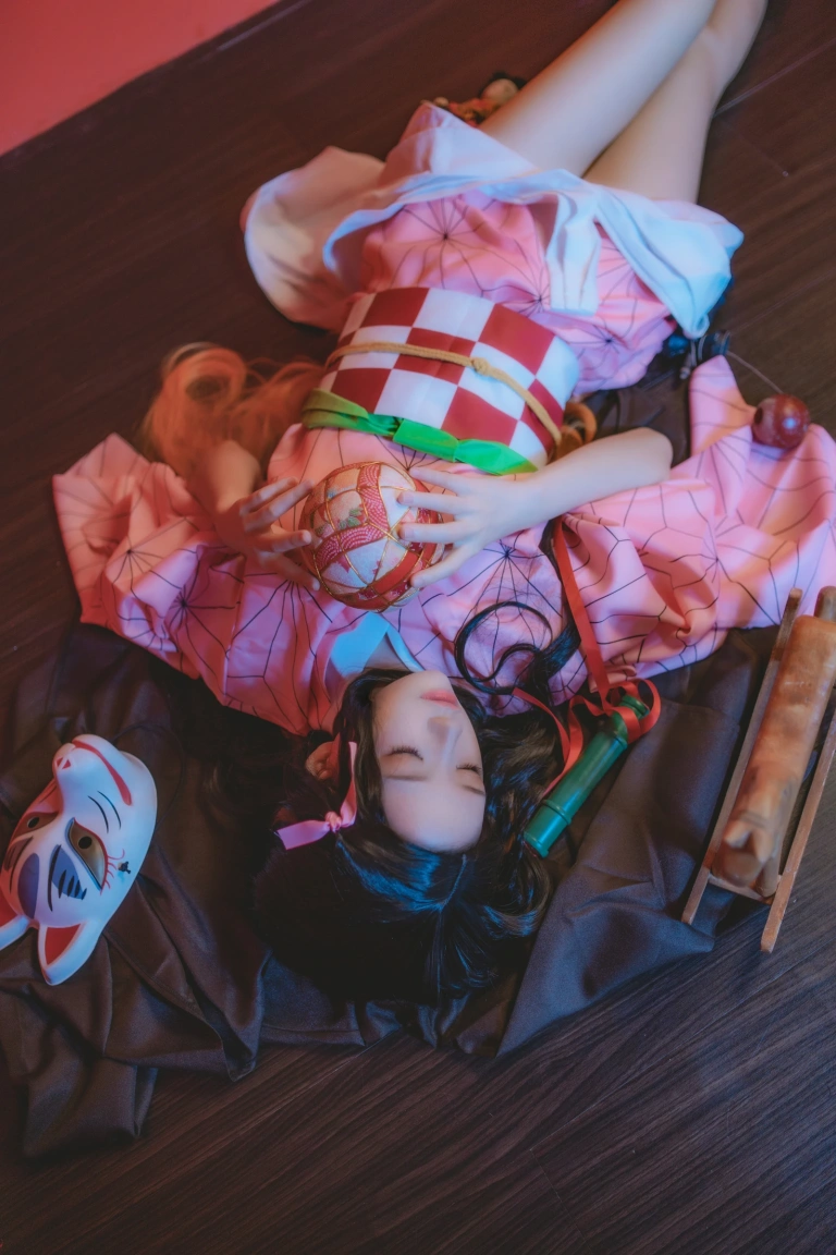 桜桃喵《鬼灭之刃 灶门祢豆子》主题写真：21张全套美图