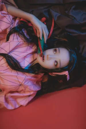 桜桃喵《鬼灭之刃 灶门祢豆子》主题写真：21张全套美图