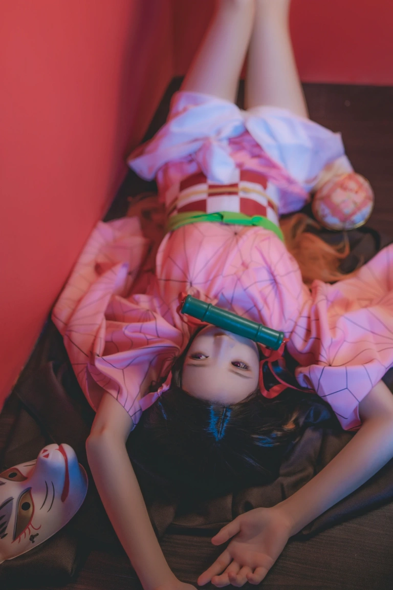 桜桃喵《鬼灭之刃 灶门祢豆子》主题写真：21张全套美图