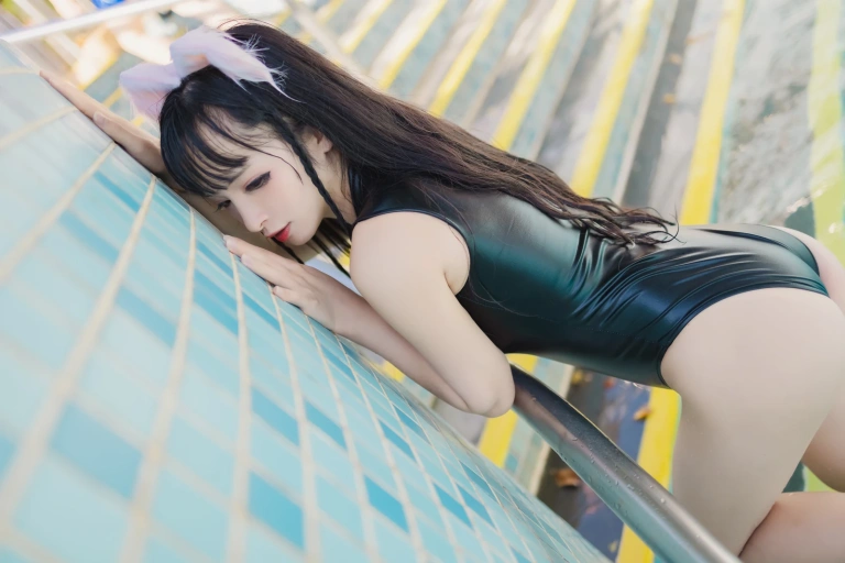 九九八《最爱泳装》主题写真：22张全套美图