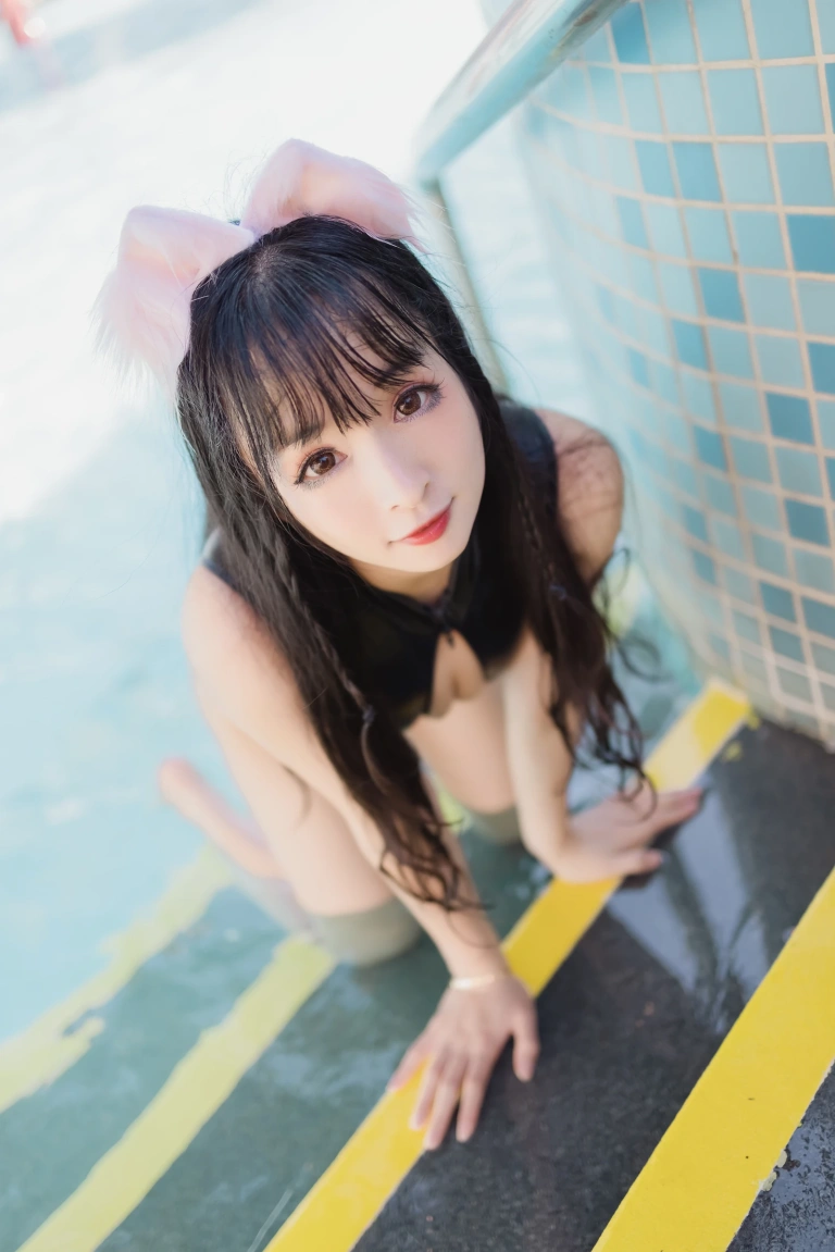 九九八《最爱泳装》主题写真：22张全套美图