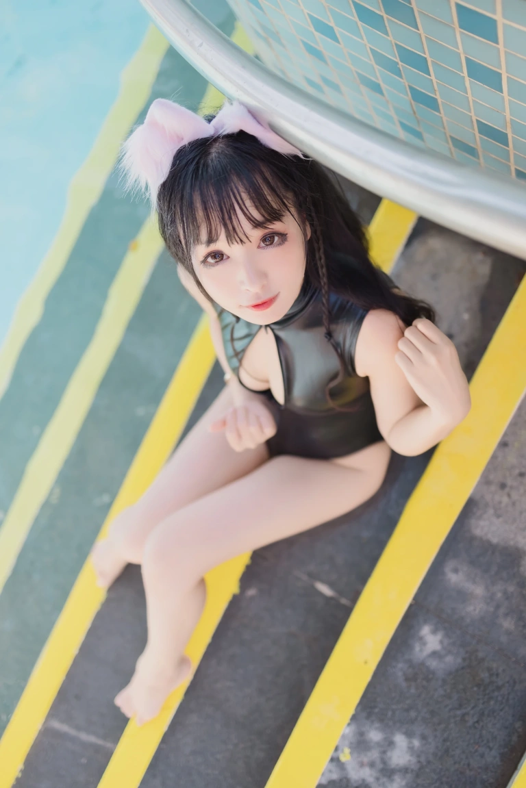 九九八《最爱泳装》主题写真：22张全套美图