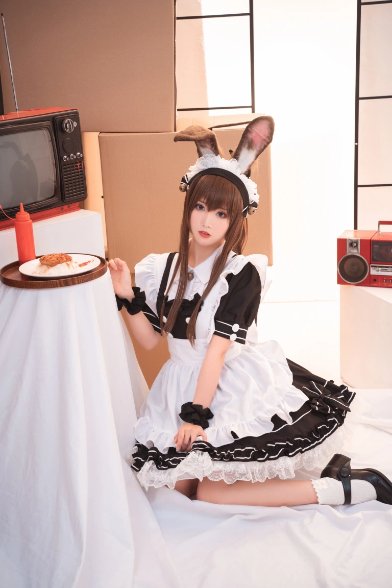 面饼仙儿《阿米驴女仆》主题写真：23张全套美图
