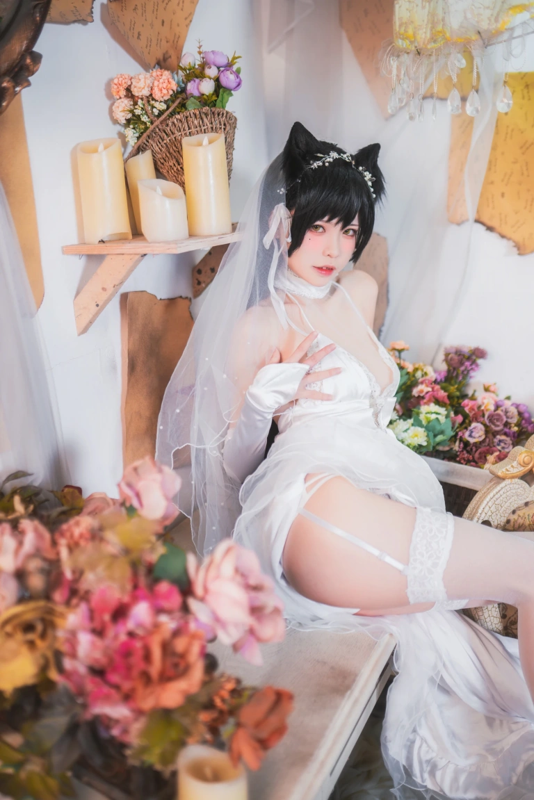 可可老师《爱宕白花誓言》主题写真：25张全套美图