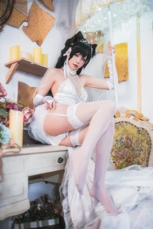 可可老师《爱宕白花誓言》主题写真：25张全套美图