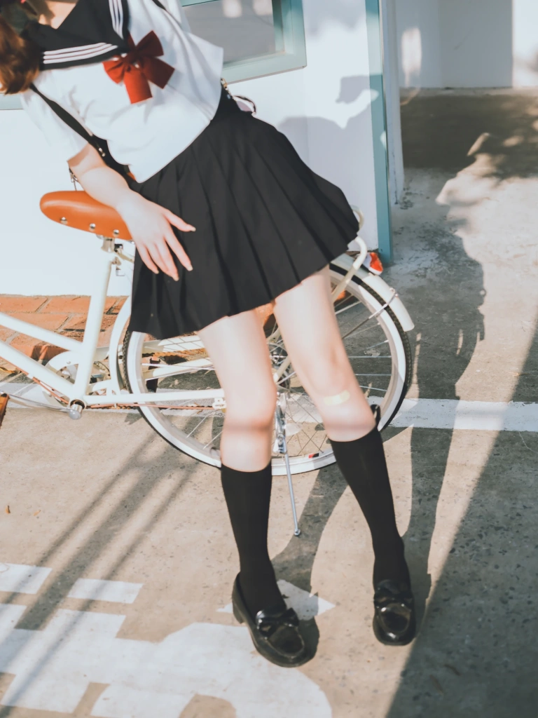河豚抚子《那年喜欢的女孩 _ 其二》主题写真：25张全套美图