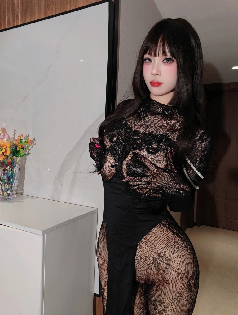 麻薯好吃《吸血鬼》主题写真：32张全套美图