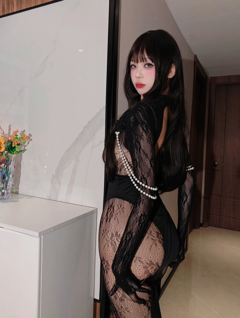 麻薯好吃《吸血鬼》主题写真：32张全套美图