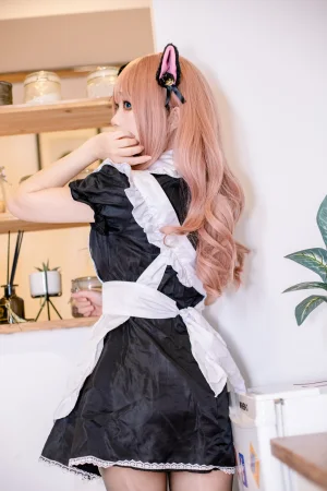 神沢永莉《厨房短款女仆》主题写真：39张全套美图