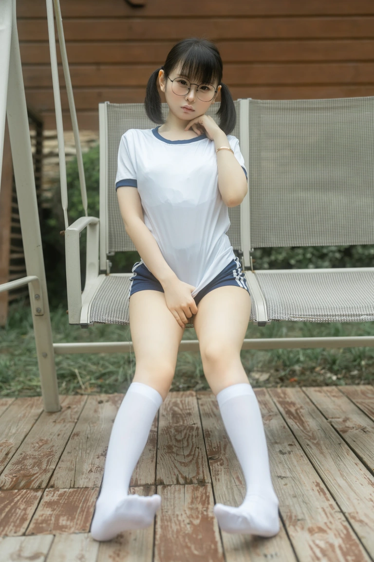 幼水铃衣《温泉体操服》主题写真：85张全套美图