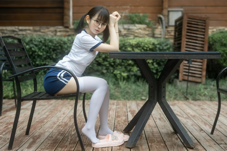 幼水铃衣《温泉体操服》主题写真：85张全套美图