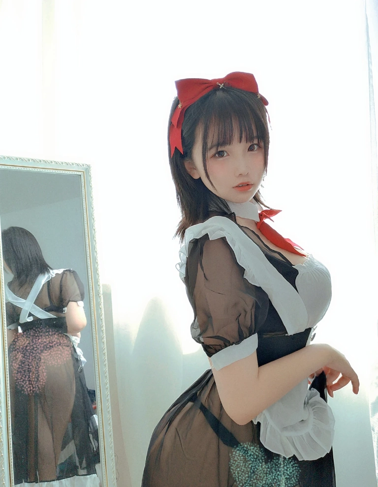 阿半今天很开心《女仆》主题写真：9张全套美图