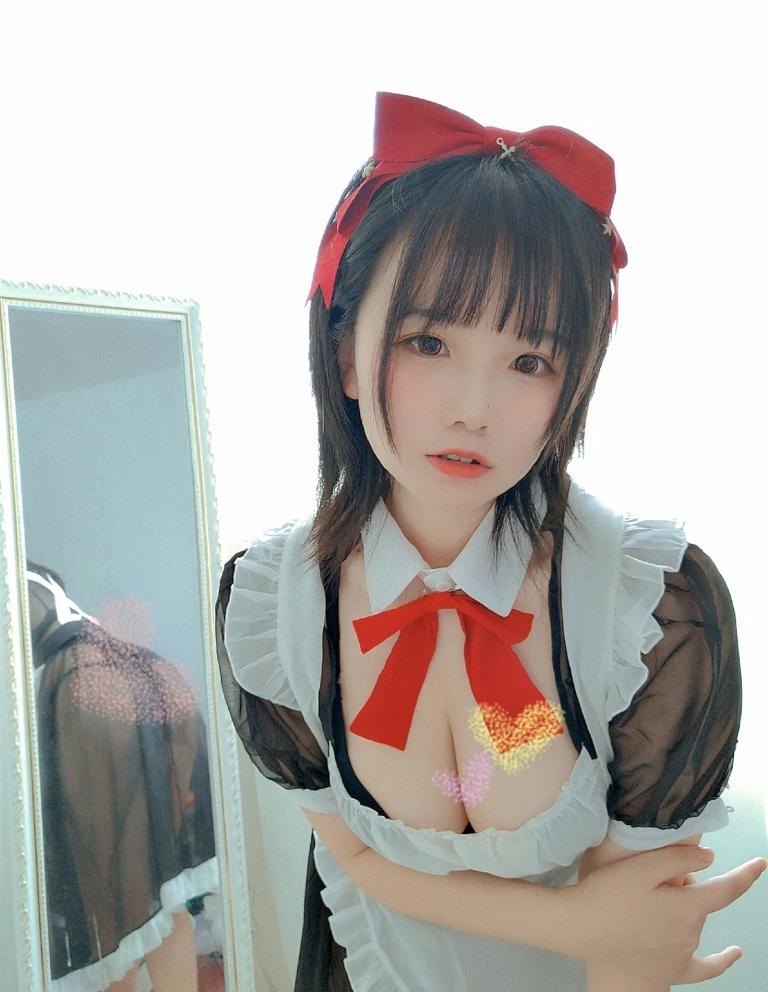 阿半今天很开心《女仆》主题写真：9张全套美图