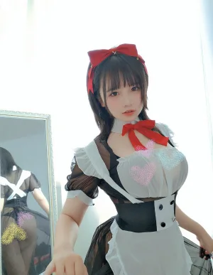 阿半今天很开心《女仆》主题写真：9张全套美图