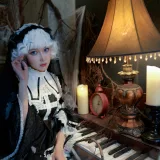 阿包也是兔娘《小裙子 夜之钢琴曲》主题写真：9张全套美图