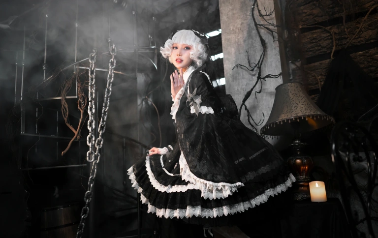 阿包也是兔娘《小裙子 夜之钢琴曲》主题写真：9张全套美图