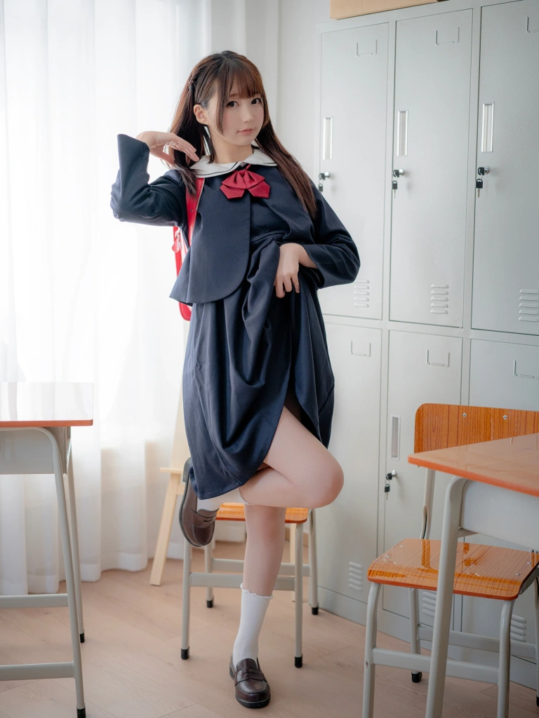 雫しずく《[Fantia] 2025年03月订阅》主题写真：328张全套美图，含2个视频