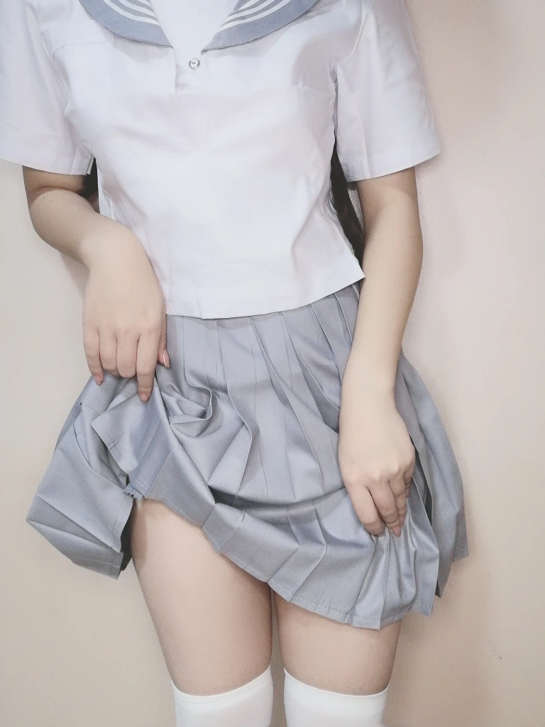 芋圆侑子《白丝jk》主题写真：72张全套美图，含8个视频