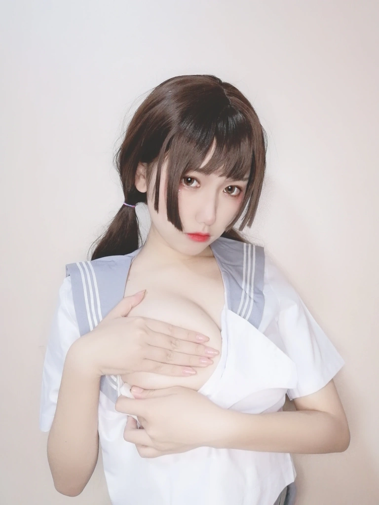 芋圆侑子《白丝jk》主题写真：72张全套美图，含8个视频