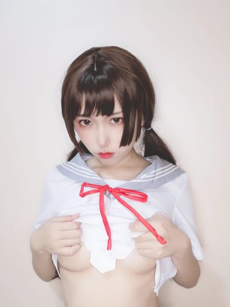 芋圆侑子《白丝jk》主题写真：72张全套美图，含8个视频