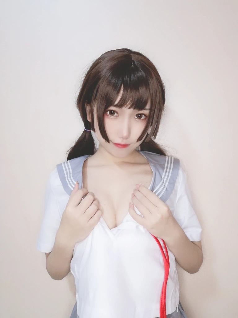 芋圆侑子《白丝jk》主题写真：72张全套美图，含8个视频