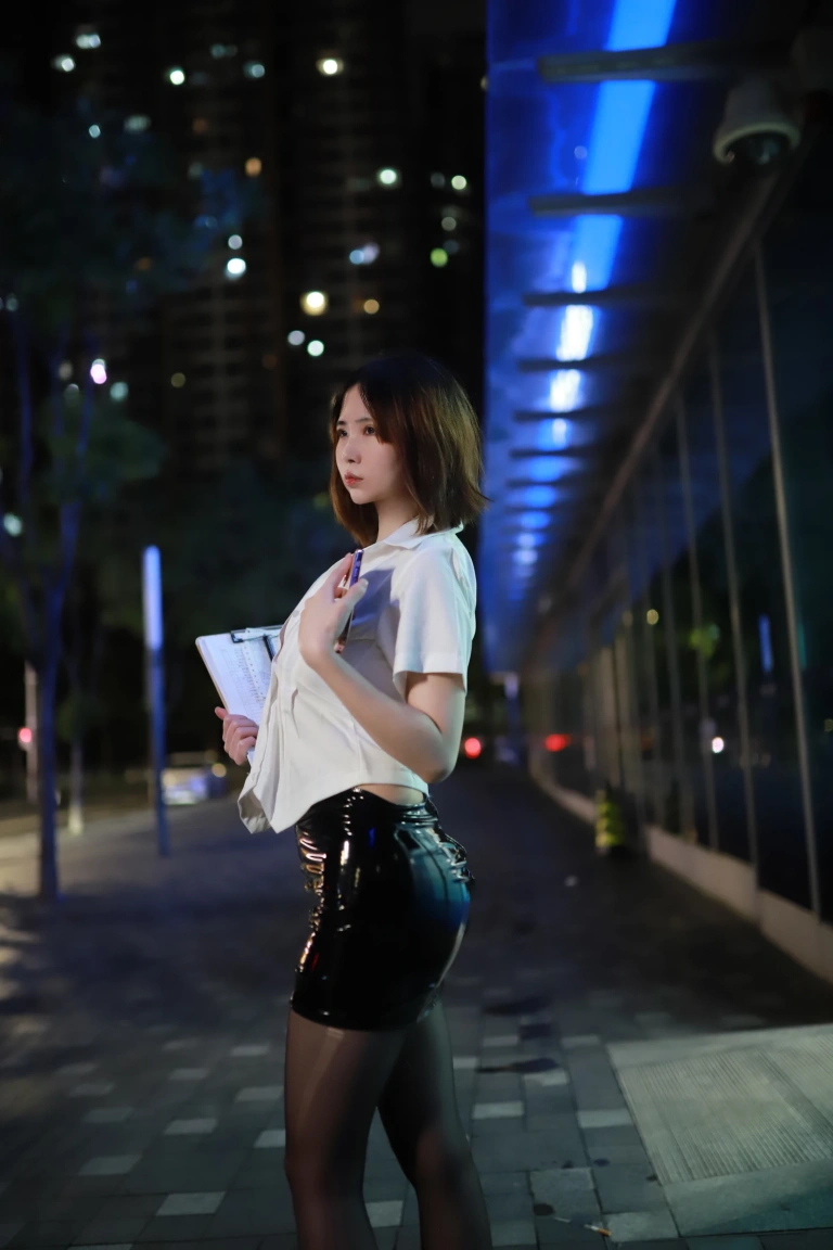 上杉绘黎落《原创 被人跟踪》主题写真：101张全套美图