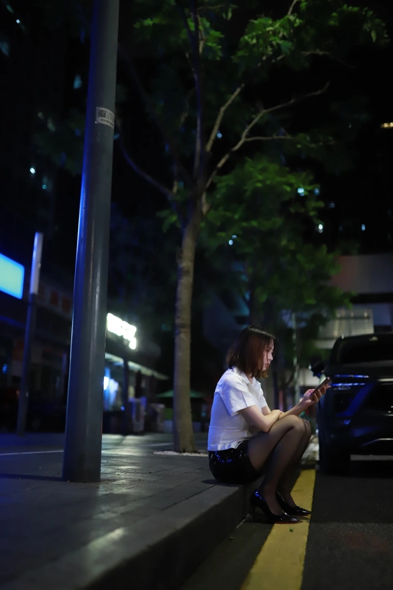 上杉绘黎落《原创 被人跟踪》主题写真：101张全套美图