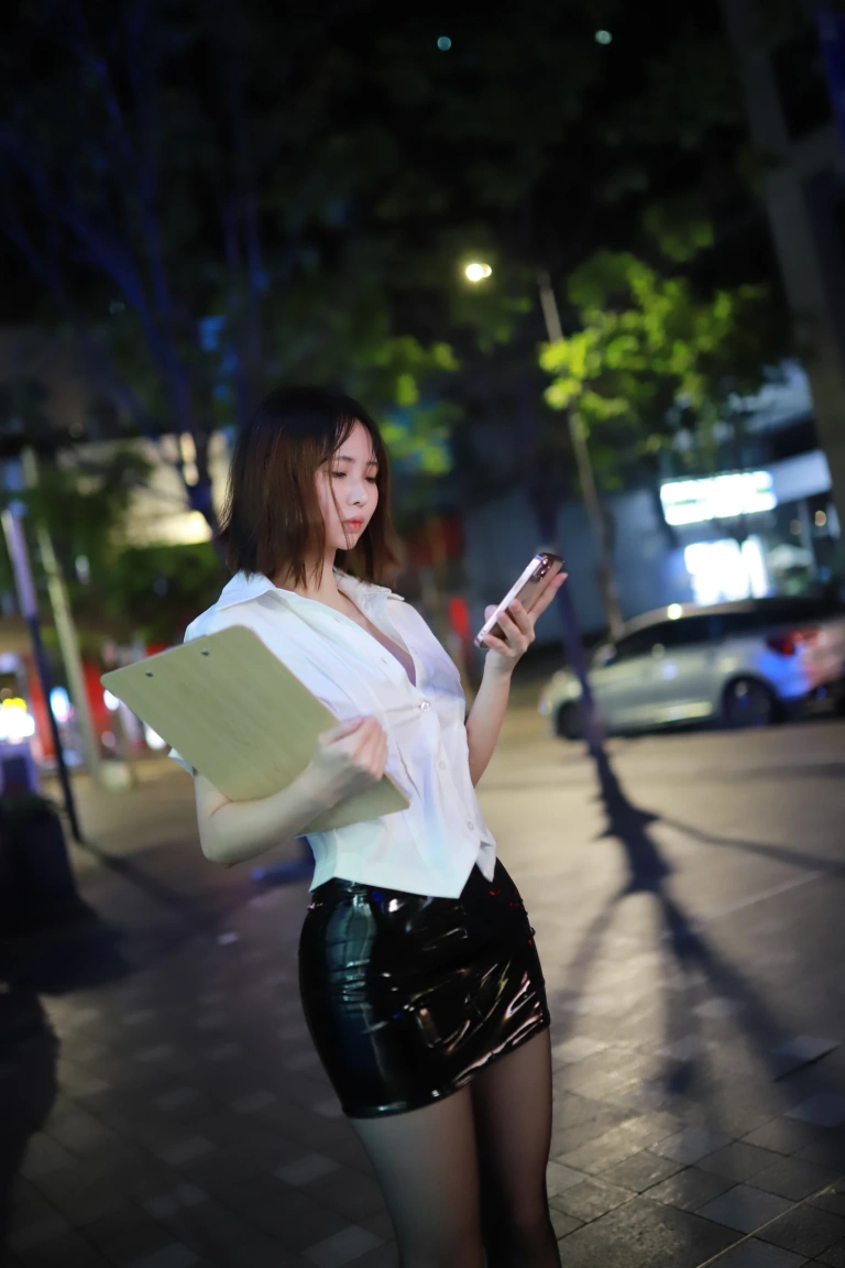 上杉绘黎落《原创 被人跟踪》主题写真：101张全套美图