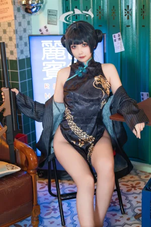 小和甜酒《妃咲》主题写真：195张全套美图，含1个视频