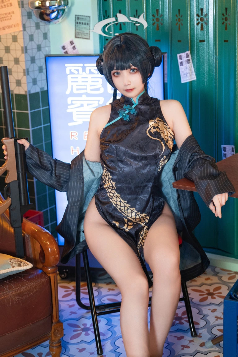小和甜酒《妃咲》主题写真：195张全套美图，含1个视频