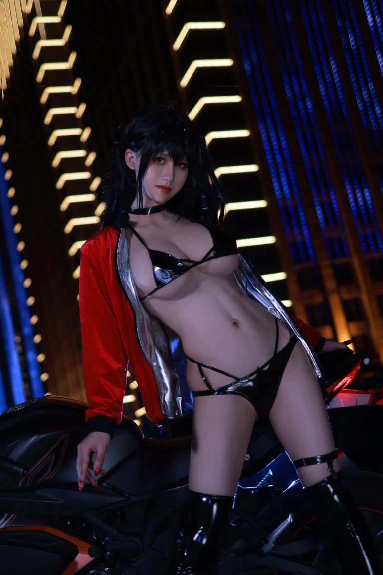 桜满三时《大凤 恋慕伴侣》主题写真：20张全套美图