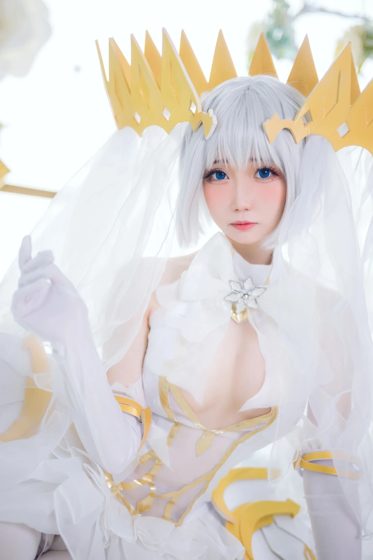 焖焖碳《鸢一折纸灵衣》主题写真：20张全套美图