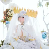 焖焖碳《鸢一折纸灵衣》主题写真：20张全套美图