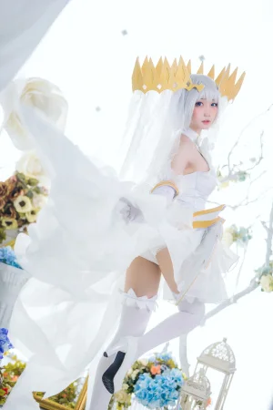 焖焖碳《鸢一折纸灵衣》主题写真：20张全套美图